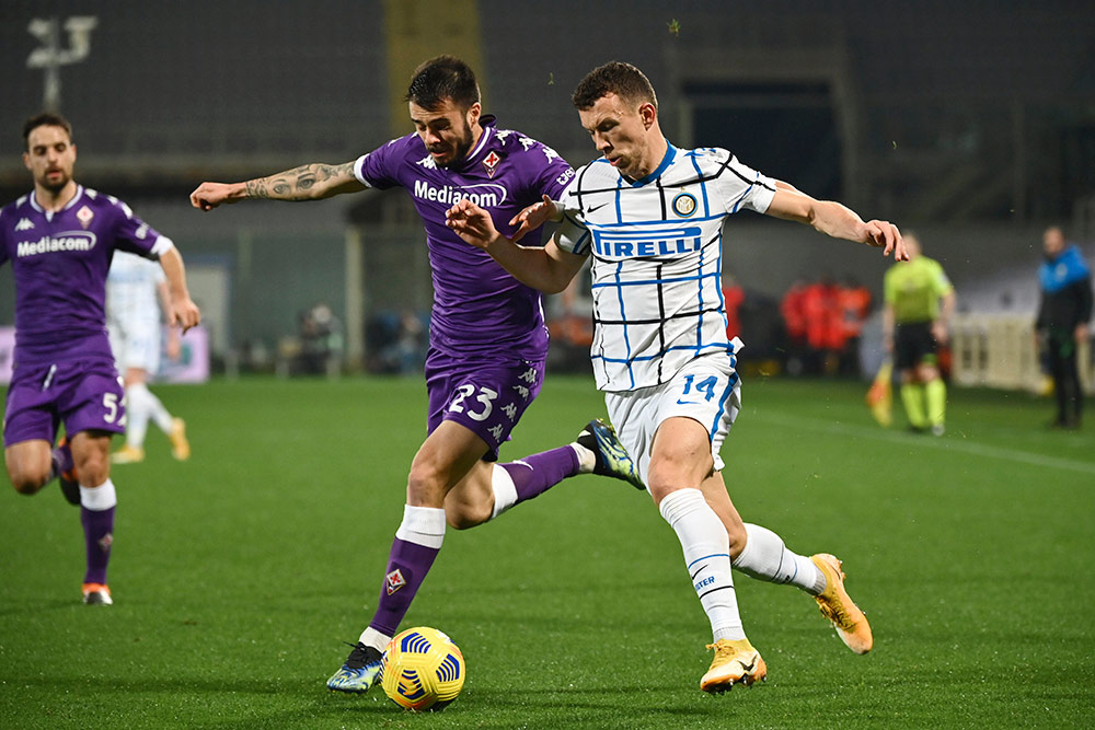 Inter Milan Hantam Fiorentina 2-0, Barella Bersinar