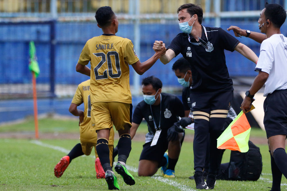 PSM Makassar vs Bhayangkara Solo FC Berakhir 1-1