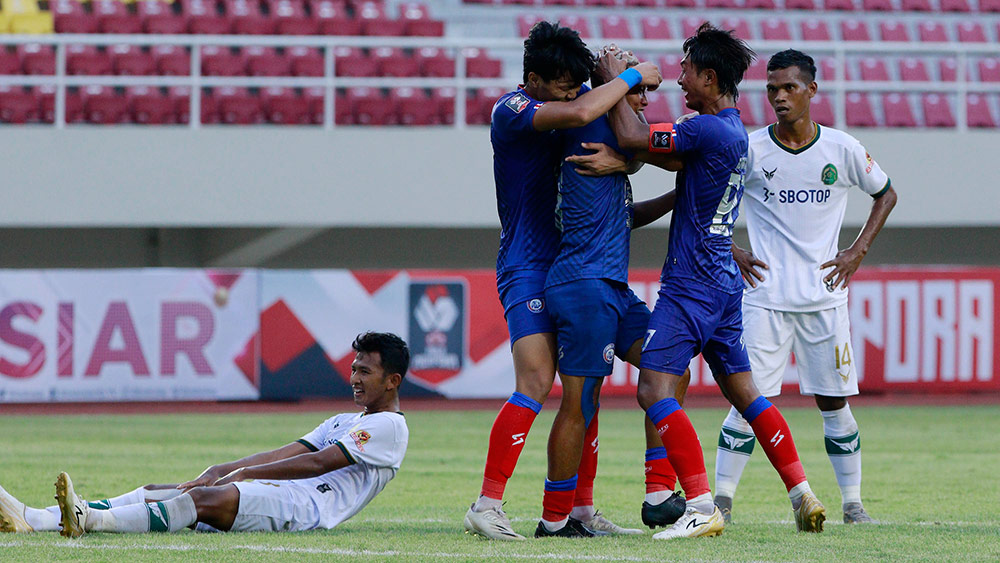 Duel Arema vs Persikabo 1973 Berakhir Tanpa Pemenang