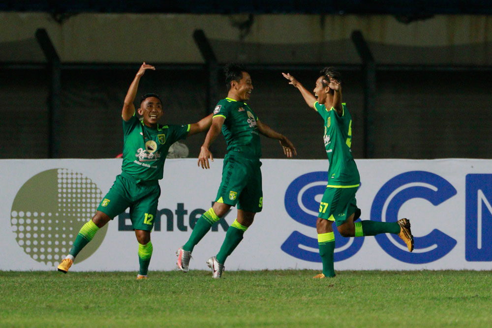 Foto: Diwarnai 3 Penalti, 10 Pemain Persebaya Bungkam Persik Kediri