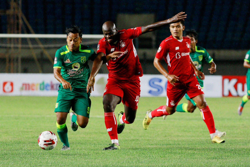 Foto: Diwarnai 3 Penalti, 10 Pemain Persebaya Bungkam Persik Kediri
