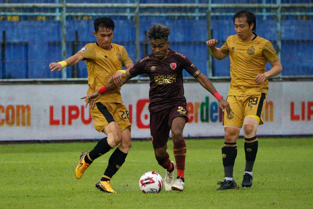 PSM Makassar vs Bhayangkara Solo FC Berakhir 1-1