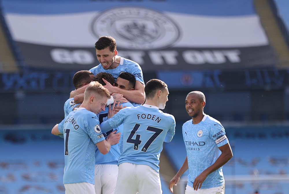 Duo Bek jadi Bintang Kemenangan Manchester City