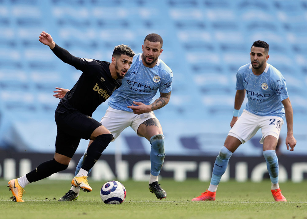 Duo Bek jadi Bintang Kemenangan Manchester City