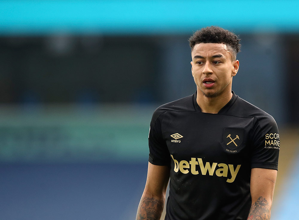 Duo Bek jadi Bintang Kemenangan Manchester City