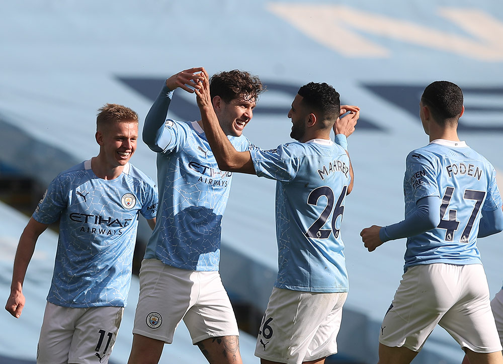 Duo Bek jadi Bintang Kemenangan Manchester City