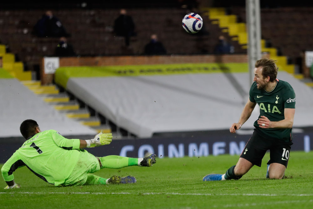Gol Bunuh Diri Menangkan Tottenham di Markas Fulham