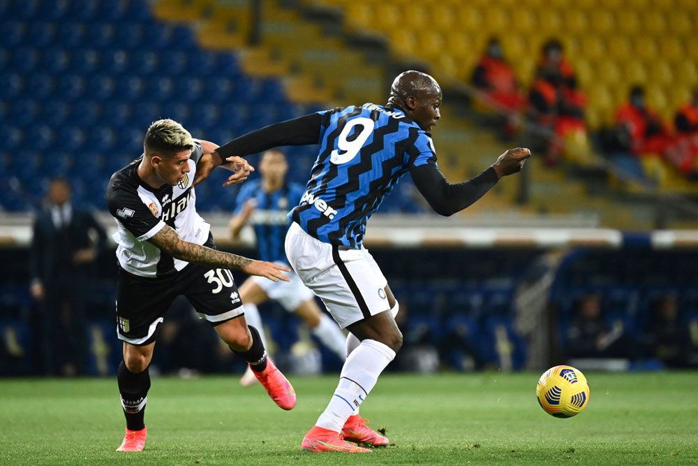 Alexis Sanchez Pimpin Inter Milan Bungkam Parma