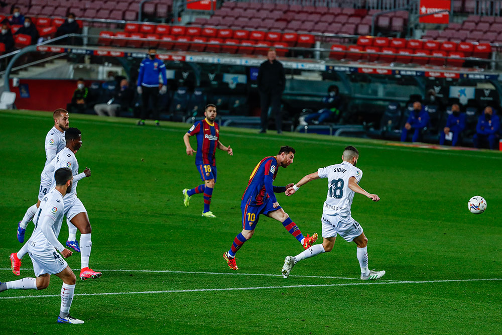 Barca Hajar Huesca, Messi Menggila