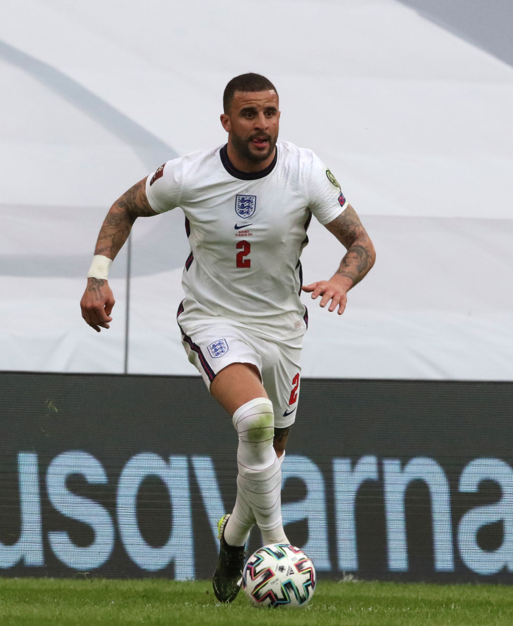 Kane dan Mount Bersinar, Inggris Gilas Albania