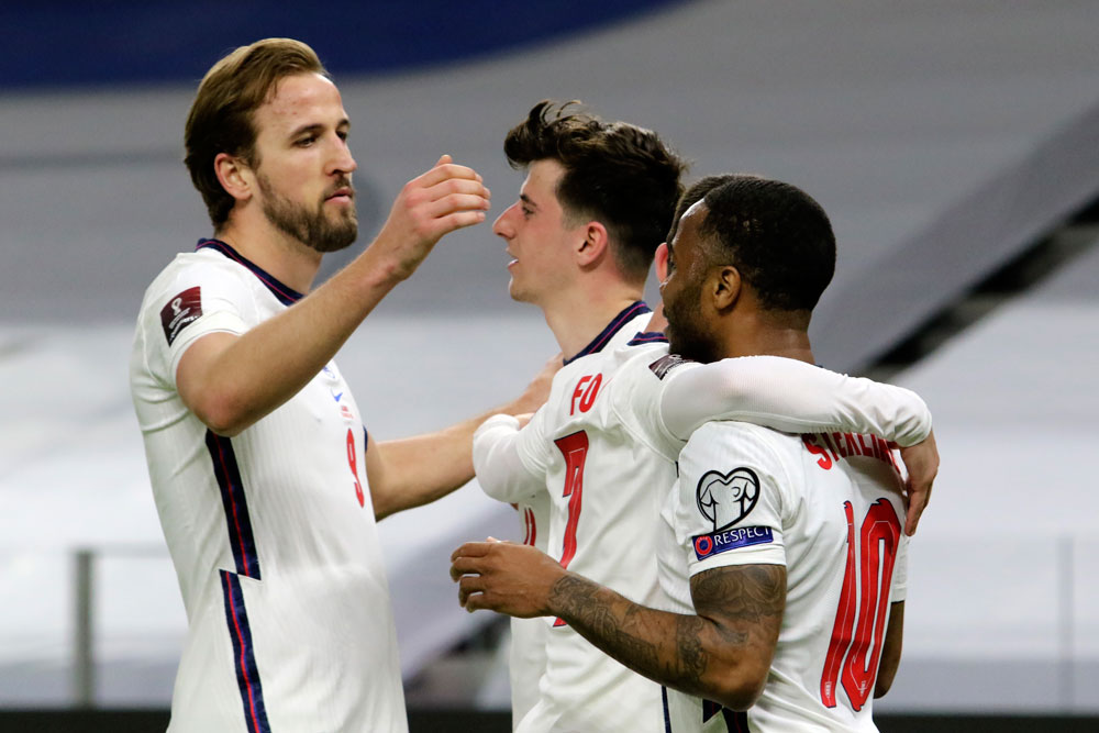 Kane dan Mount Bersinar, Inggris Gilas Albania