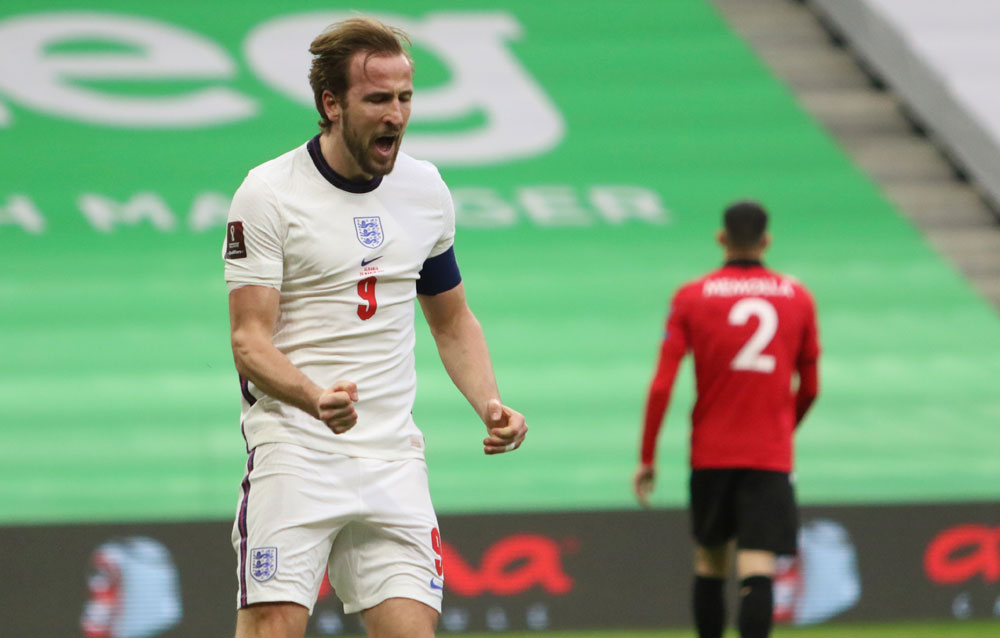 Kane dan Mount Bersinar, Inggris Gilas Albania
