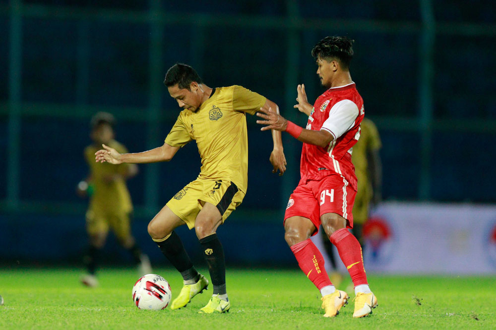 Dramatis, Persija Lolos Sebagai Juara Grup B