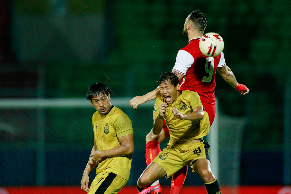 Dramatis, Persija Lolos Sebagai Juara Grup B