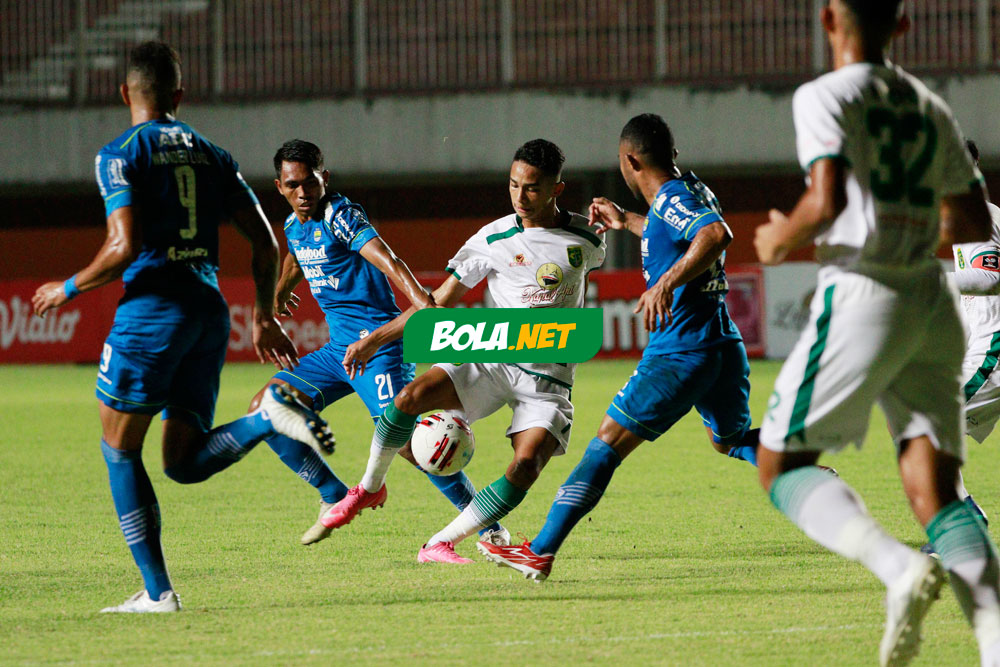 Drama 5 Gol, 2 Kartu Merah, Persib Singkirkan Persebaya