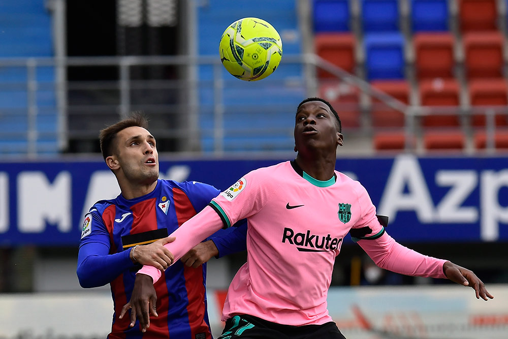 Gol Tunggal Griezmann Bawa Barca Kalahkan Eibar