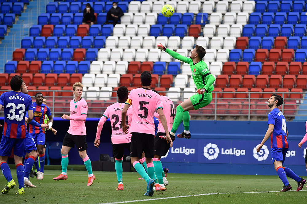 Gol Tunggal Griezmann Bawa Barca Kalahkan Eibar