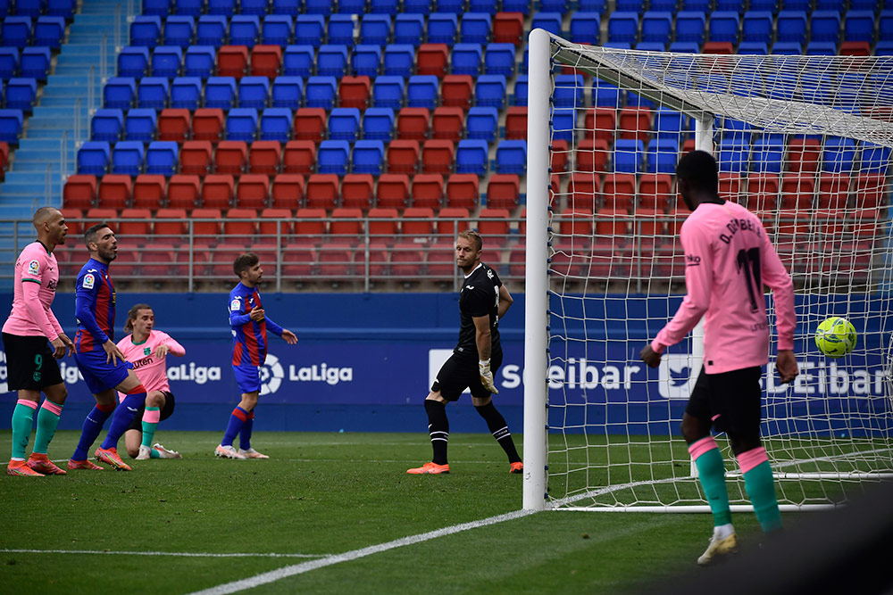 Gol Tunggal Griezmann Bawa Barca Kalahkan Eibar