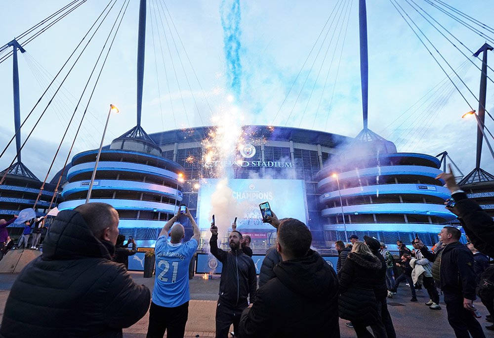 MU Kalah, Suporter Manchester City pun Berpesta