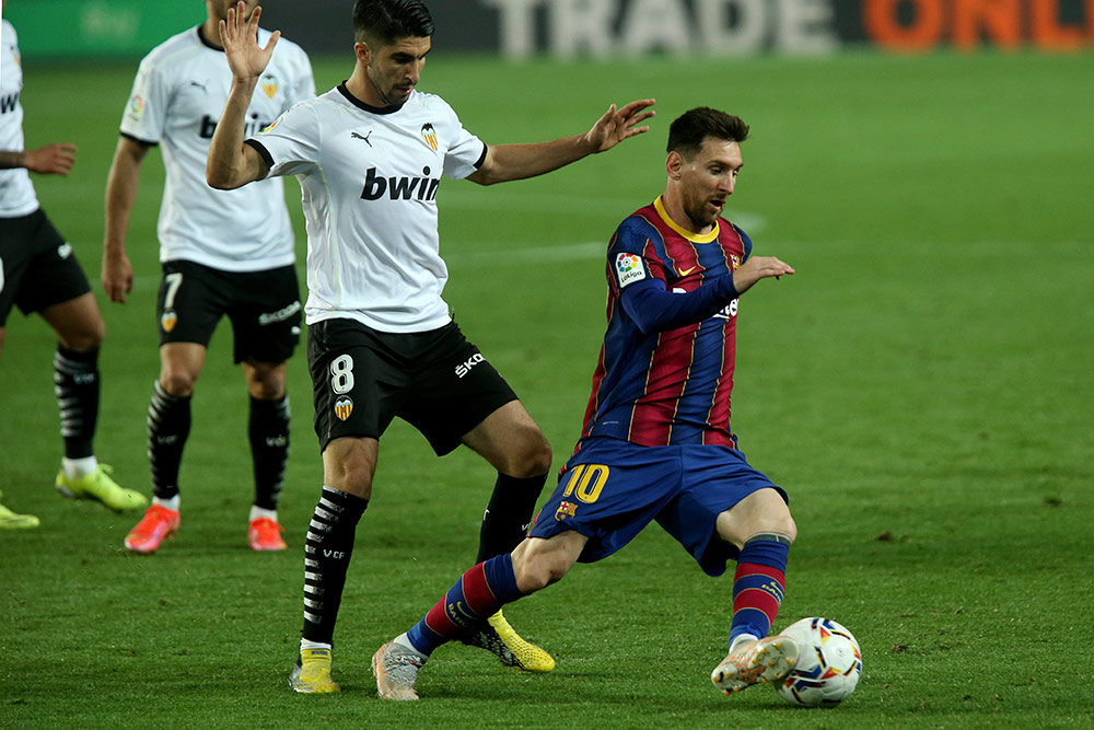 Messi dan Griezmann Antar Barca Sikat Valencia