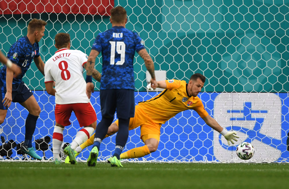 Langkah Goyah Polandia, Dikalahkan Slovakia di Laga Pertama