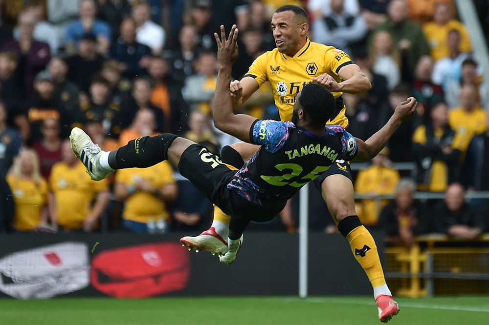 Penalti Dele Alli Bawa Spurs Menang di Molineux