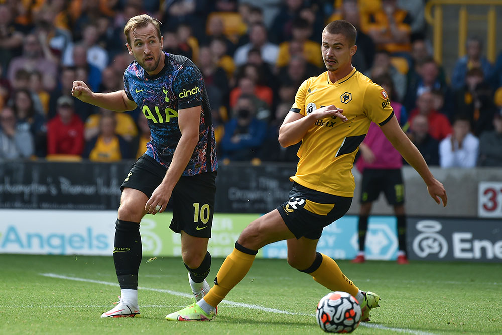 Penalti Dele Alli Bawa Spurs Menang di Molineux