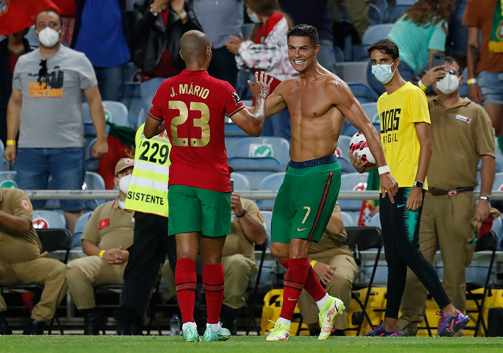 Jadi Pahlawan Portugal, Cristiano Ronaldo juga Ukir Rekor