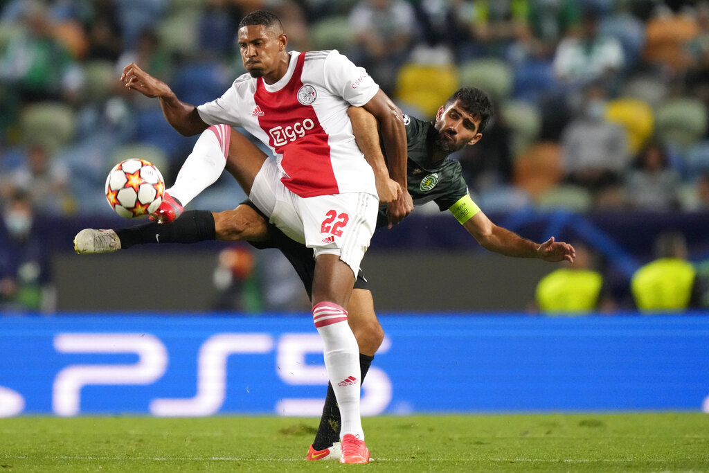 Sebastien Haller 4 Gol, Ajax Gilas Sporting