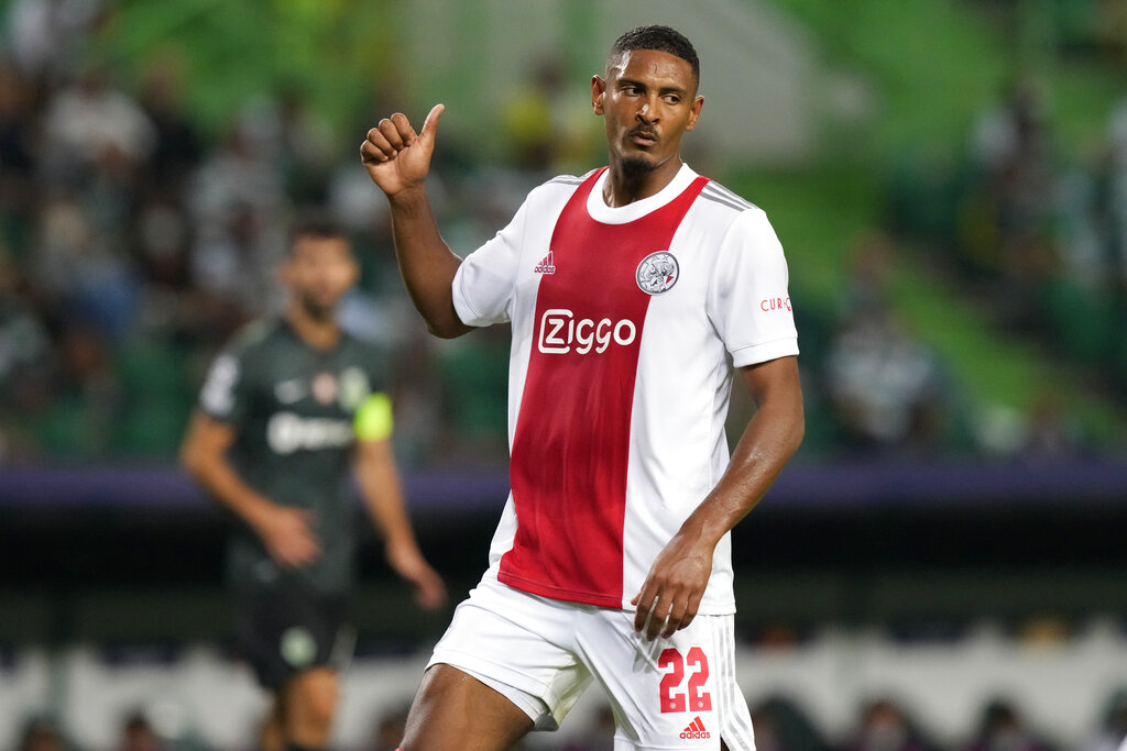 Sebastien Haller 4 Gol, Ajax Gilas Sporting