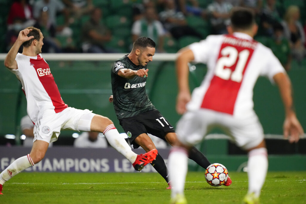 Sebastien Haller 4 Gol, Ajax Gilas Sporting