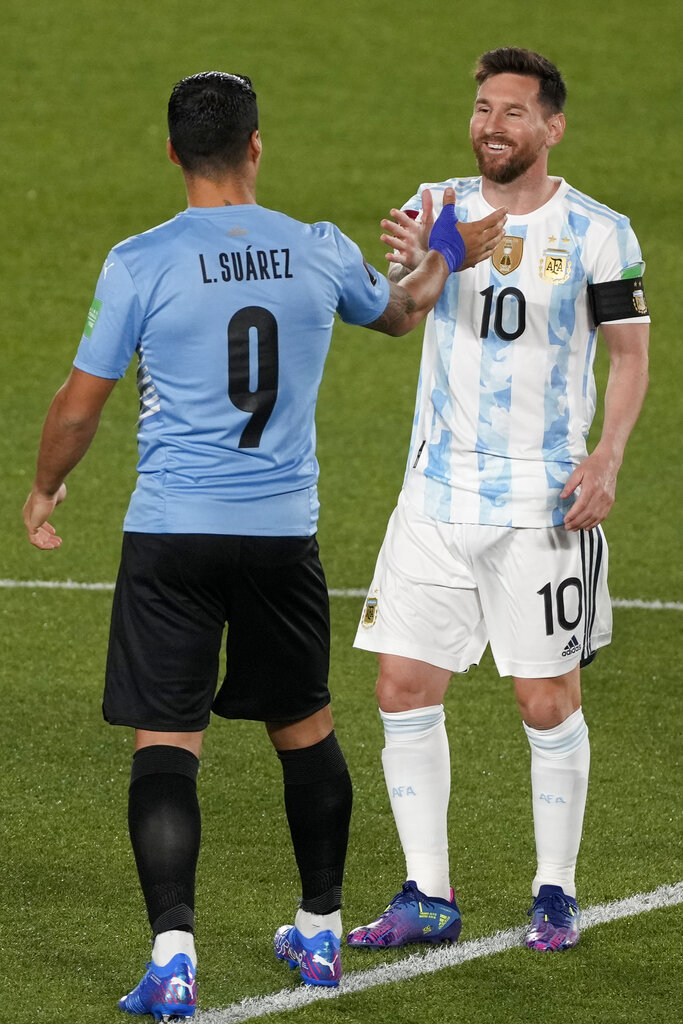 Lionel Messi Pimpin Argentina Sikat Uruguay