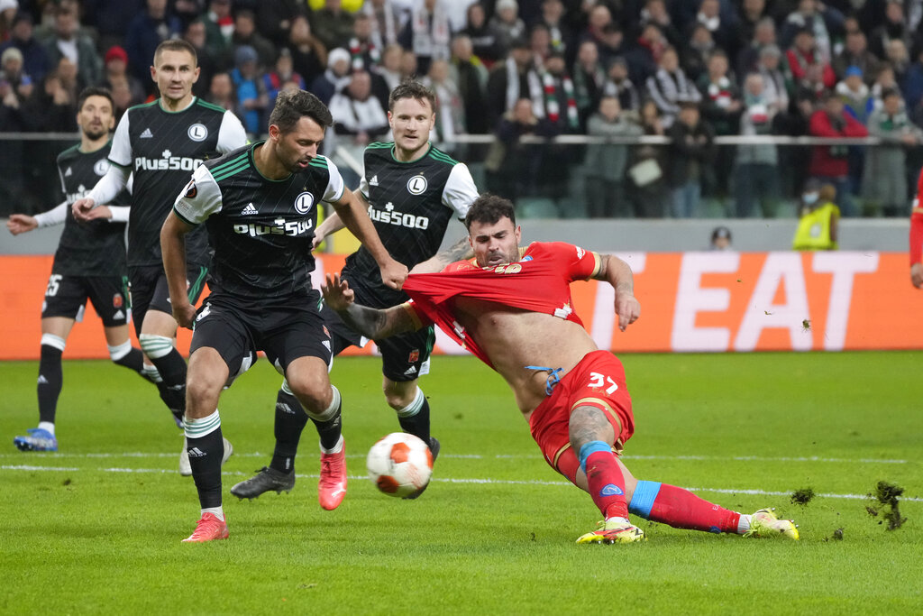 Tertinggal, Bangkit, Napoli Kemudian Berpesta Gol di Markas Legia Warsawa