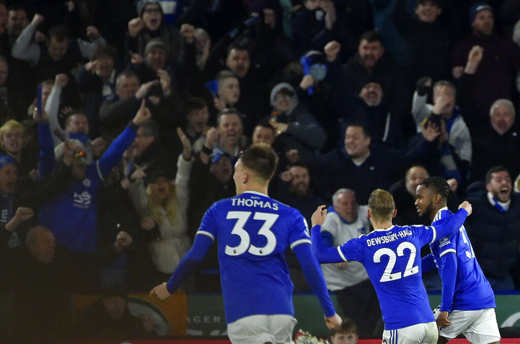 Leicester City Bikin Liverpool Gigit Jari
