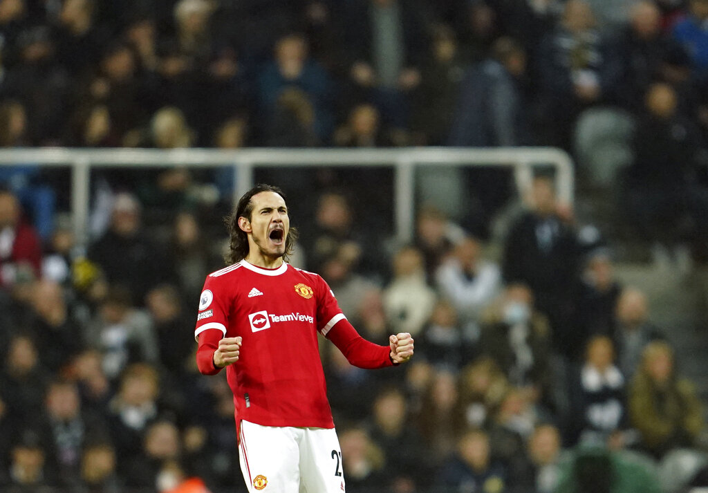 Edinson Cavani Selamatkan MU di Markas Newcastle