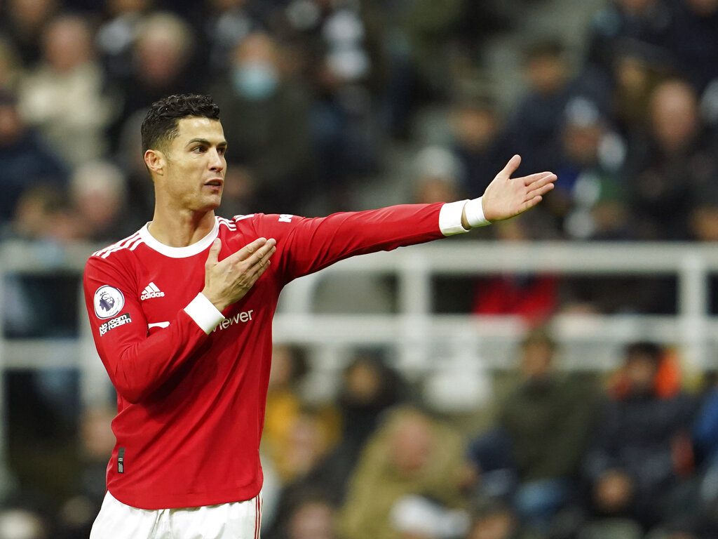 Edinson Cavani Selamatkan MU di Markas Newcastle