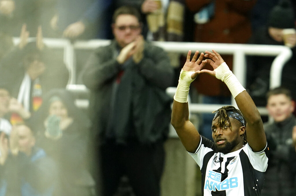 Edinson Cavani Selamatkan MU di Markas Newcastle