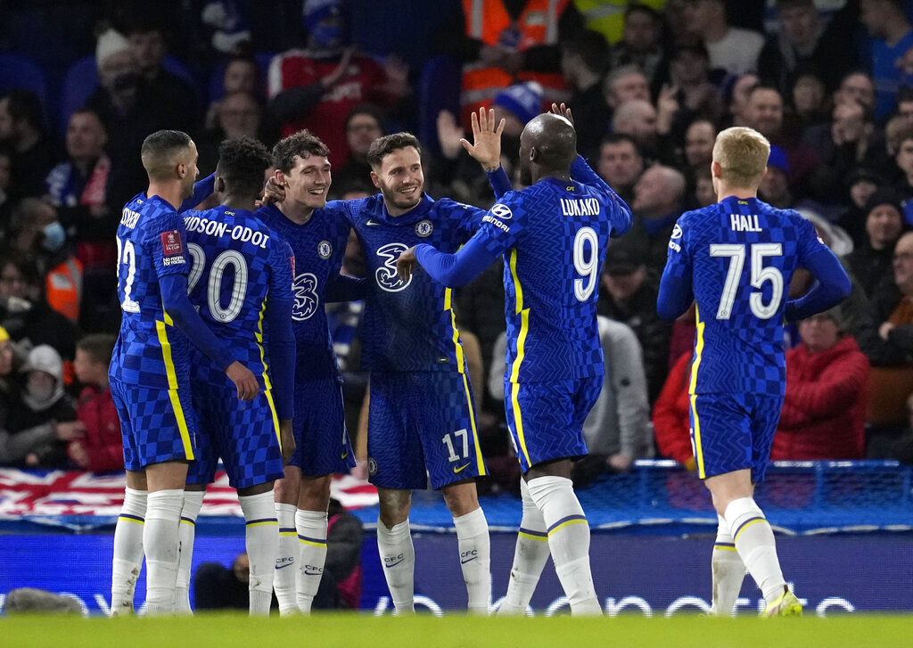 Chelsea Gilas Chesterfield 5-1