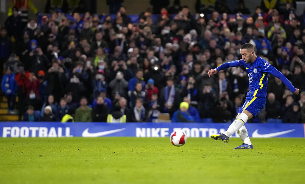 Chelsea Gilas Chesterfield 5-1