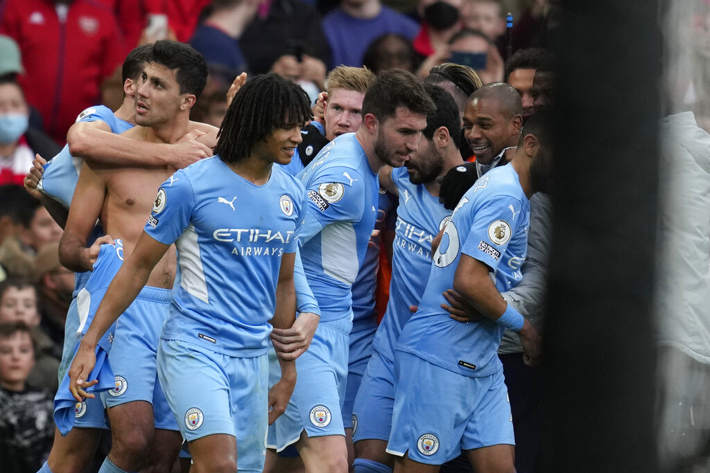 Manchester City Berpesta di Emirates