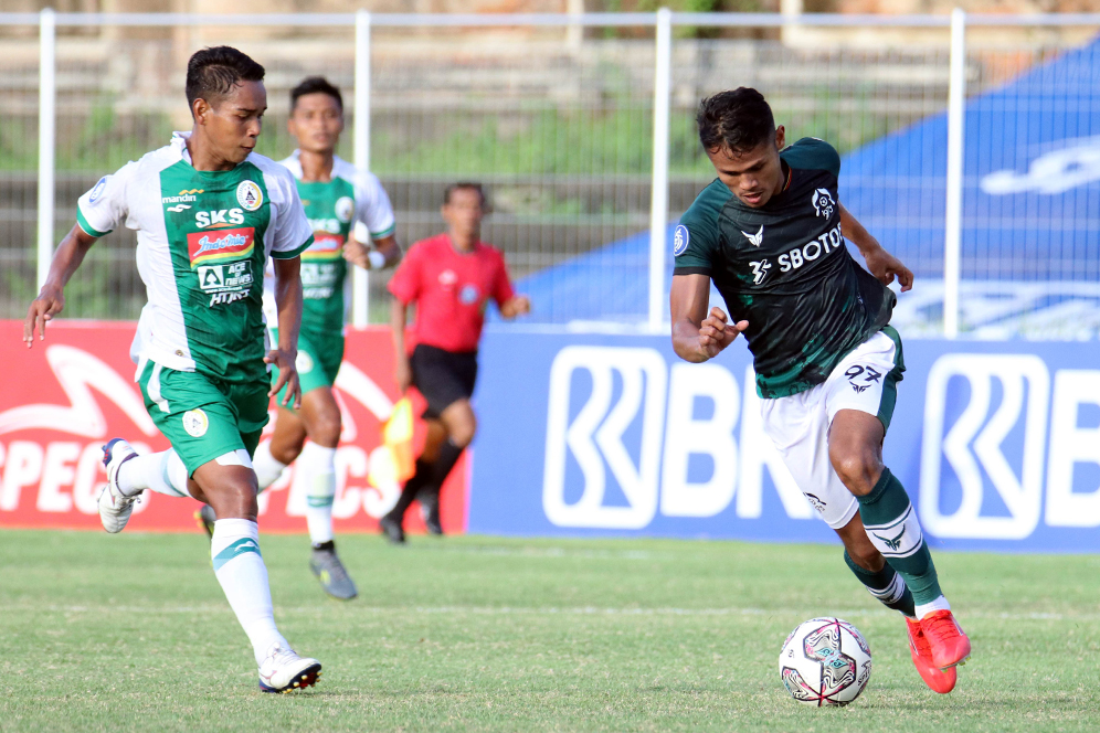 Aksi Menawan Dimas Drajad saat Borong Dua Gol ke Gawang PSS Sleman di BRI Liga 1