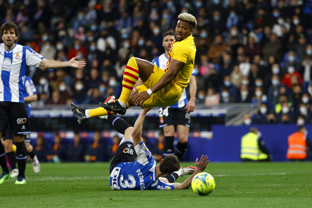 Luuk de Jong Selamatkan Barca di Markas Espanyol