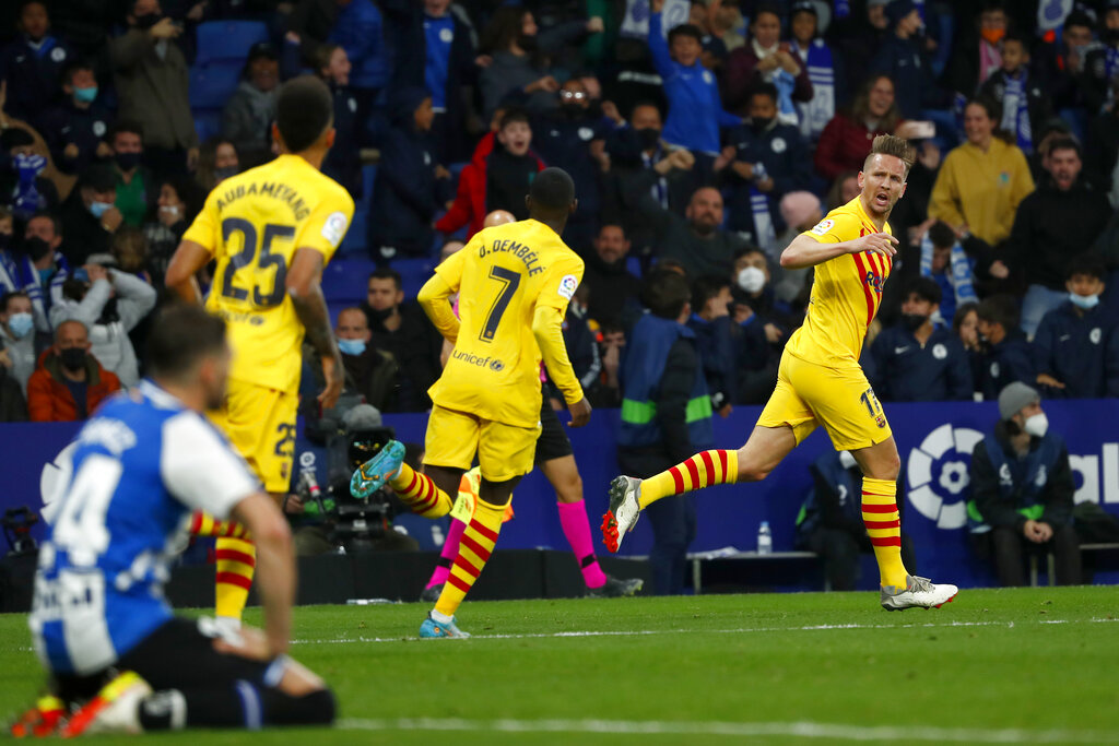 Luuk de Jong Selamatkan Barca di Markas Espanyol