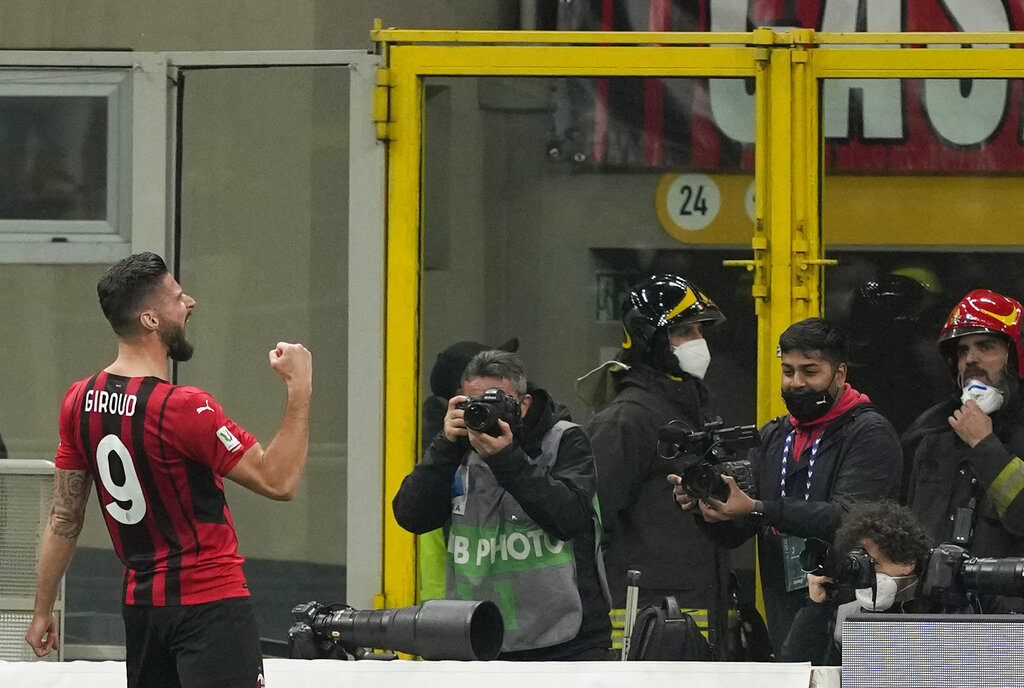 AC Milan vs Lazio: Giroud Menggila, Lagi! AC Milan vs Lazio: Giroud Menggila, Lagi!