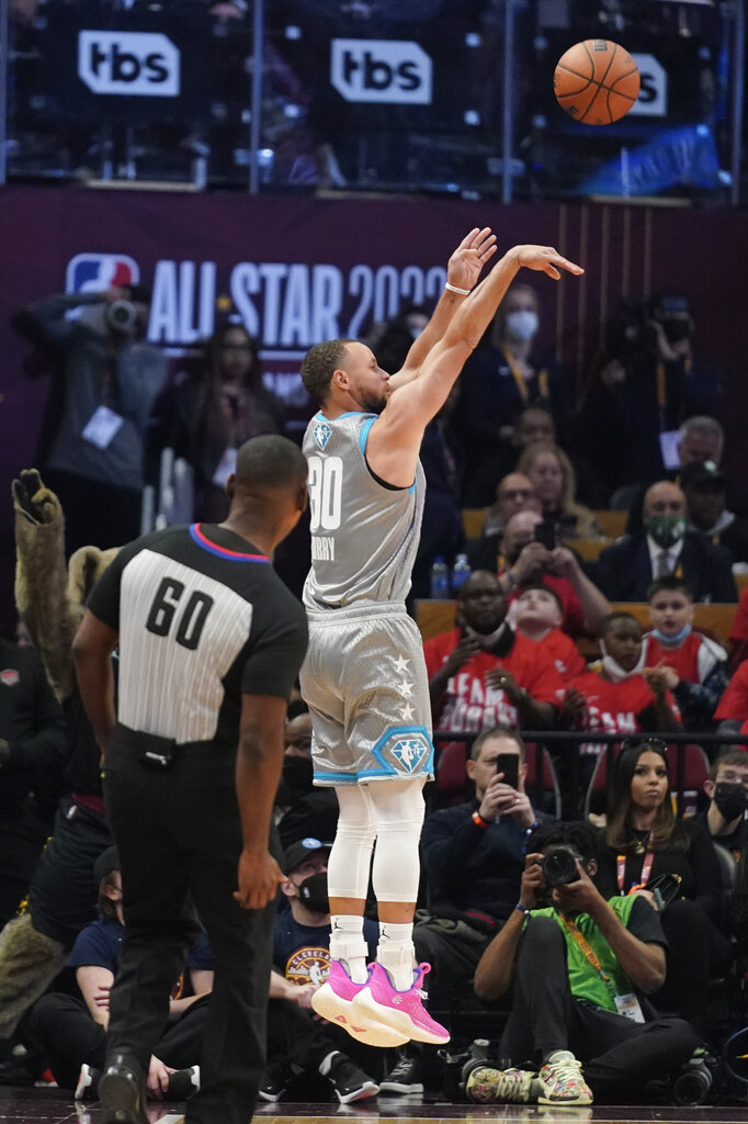 Aksi Stephen Curry di NBA All Star 2022, Raih Trofi Kobe Bryant Hingga Cetak Rekor Baru