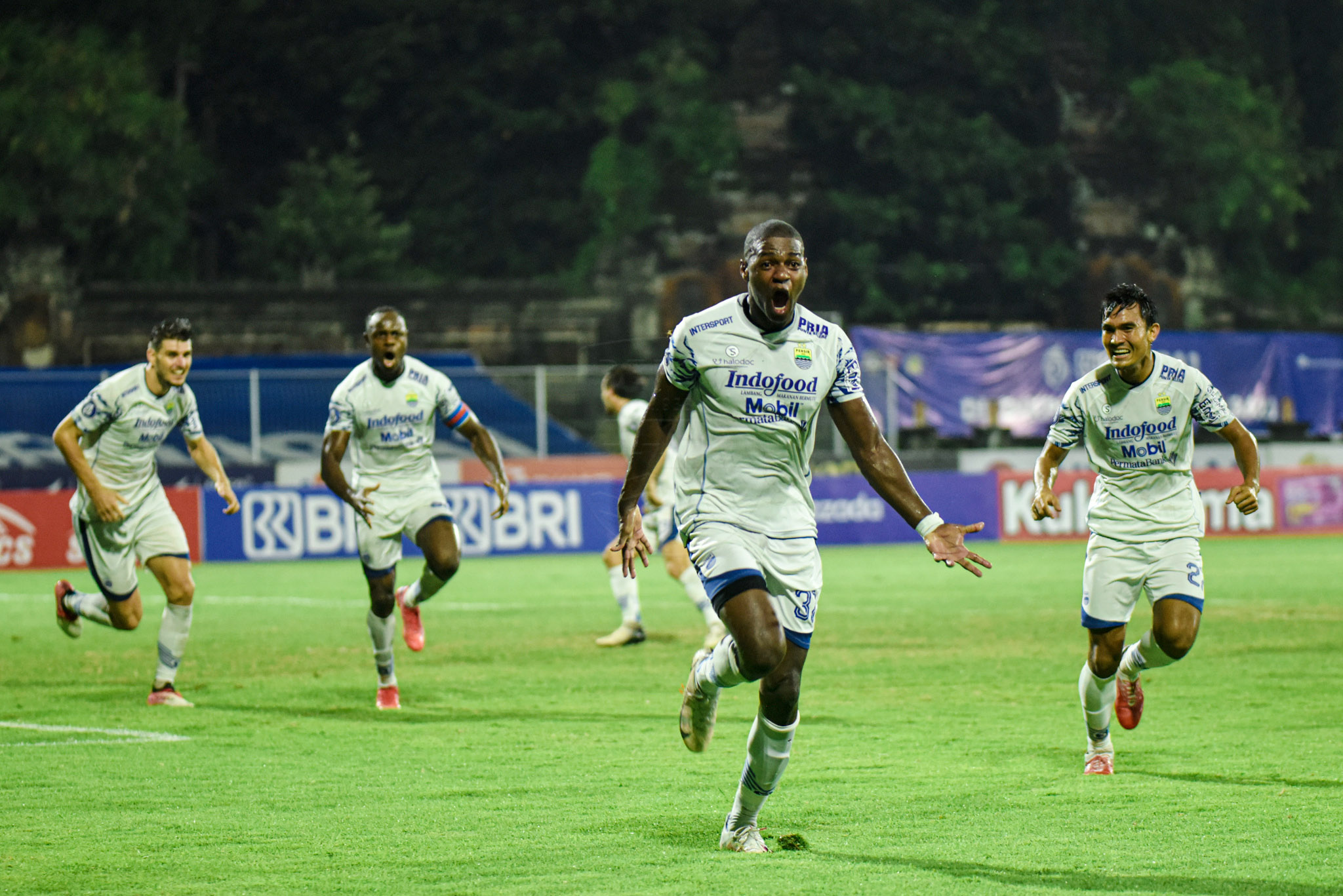 Persib vs madura united