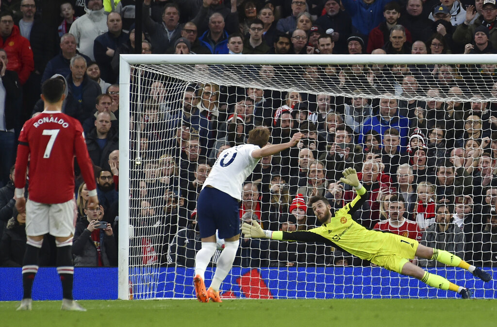 GOAT, Aksi Cristiano Ronaldo Cetak Hattrick ke Gawang Tottenham di Premier League