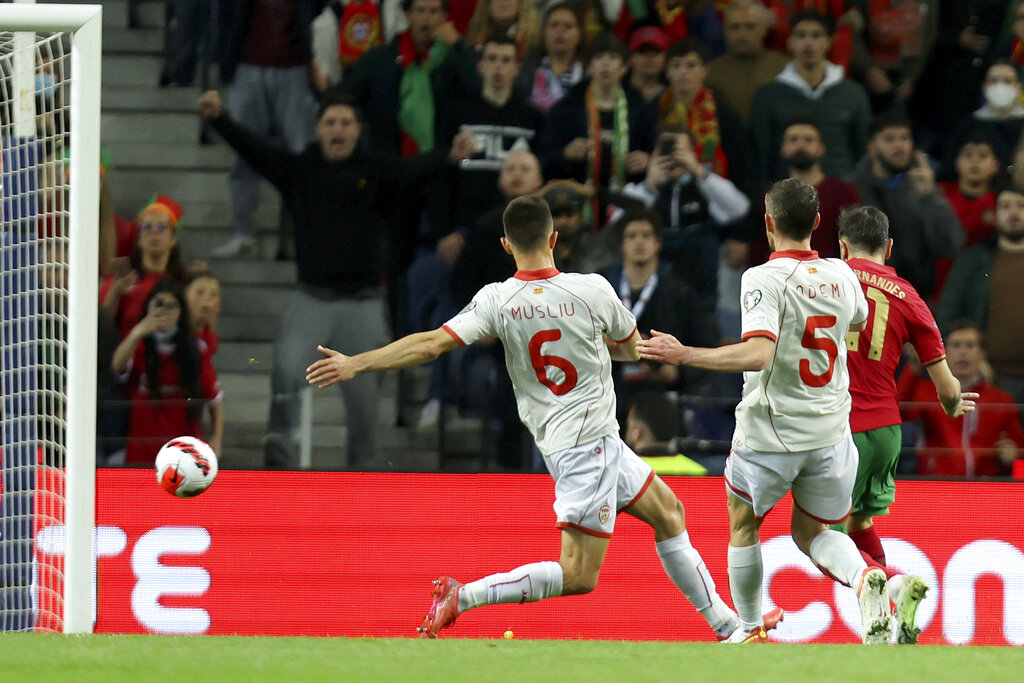 Bruno Fernandes Cetak Dua Gol, Portugal Pastikan Bermain di Piala Dunia 2022 Qatar