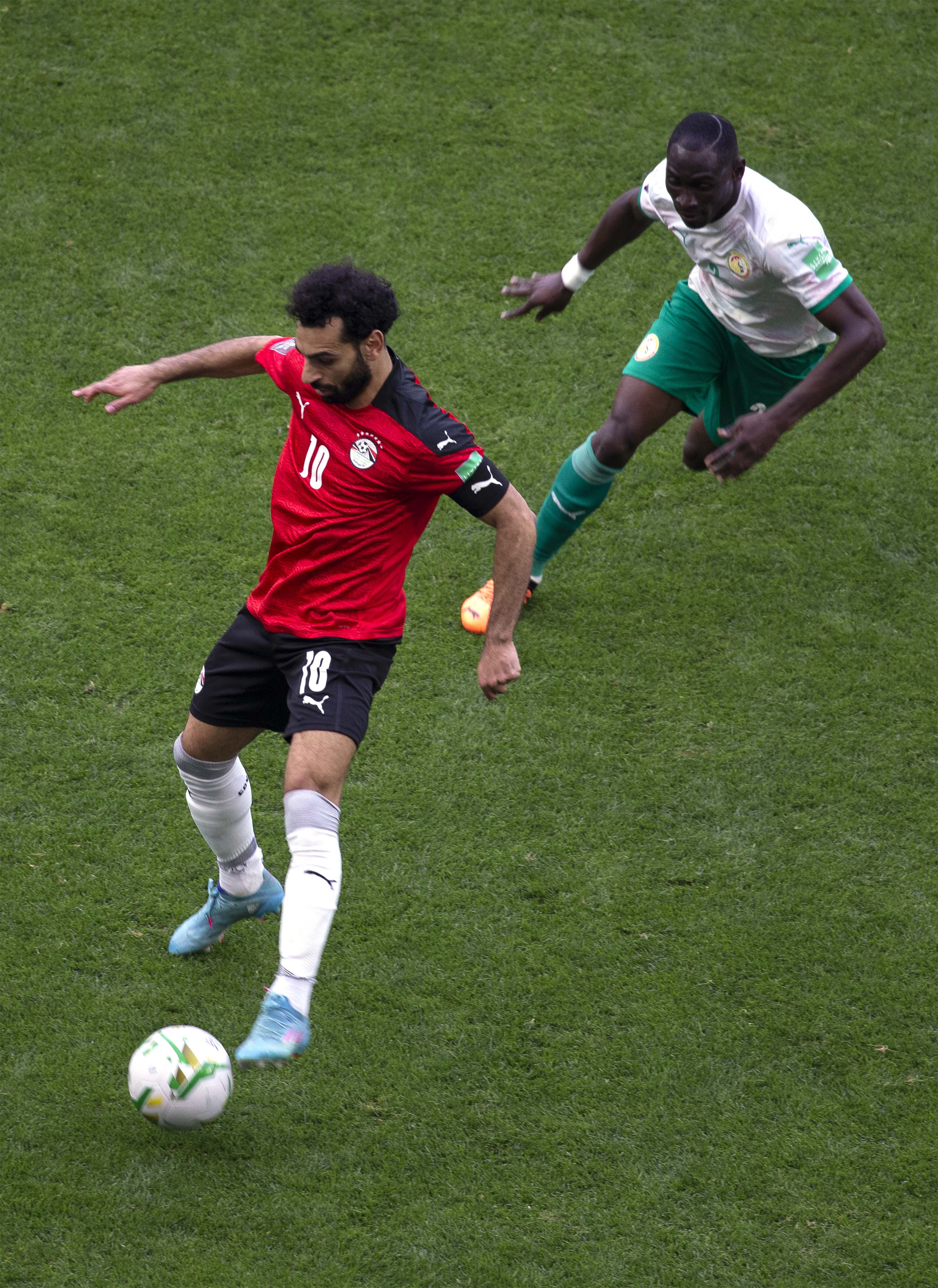 Dijaga Ketat Bestie dan Gagal Penalti, Sadio Mane Bikin Mohamed Salah Dejavu Kembali