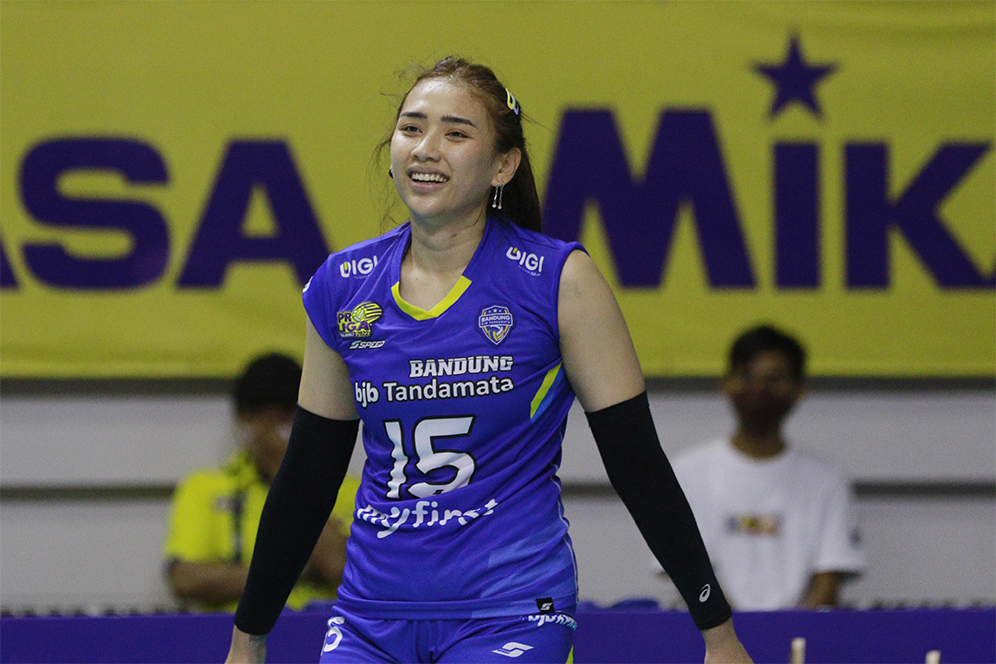 Senyum Yolla Yuliana Bikin Klepek-Klepek, Yuk Intip Aksinya di Proliga 2022